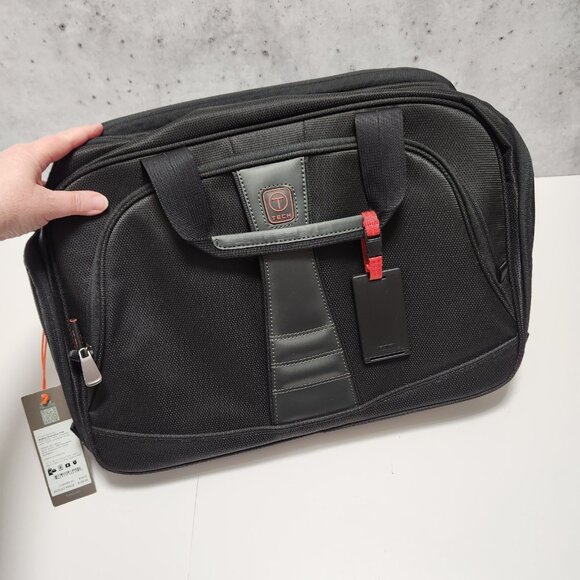NWT Tumi Tech Walker Boarding Tote W/ Strap $195 - Picture 1 of 16